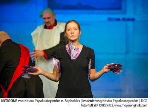 Read more about the article Αντιγόνη -έργο βασισμένο στην τραγωδία του Σοφοκλή – του Κώστα Παπακωστόπουλου