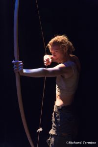 Read more about the article A Female Philoctetes, βασισμένο στην τραγωδία «Φιλοκτήτης» του Σοφοκλή | Μετάφραση: Peter Meineck | Σκηνοθεσία & Διασκευή: Desiree Sanchez