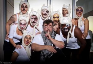 Read more about the article «ΜΠΕΕΕΕ!!!» Θέαμα Ποικιλιών | Η νέα Θεατρο – Μουσική Παραγωγή από τους Σταμάτη Κραουνάκη, Σπείρα – Σπείρα και ʼρη Βλάχο στο ΙΜΚ