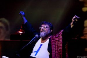 Read more about the article "ΦΙΛΑ ΜΕ" – Συναυλία στο Βεάκειο με τον Σταμάτη Κραουνάκη, την Σπείρα Σπείρα, τον ʼρη Βλάχο και την Αργυρώ Καπαρού | Δευτέρα, 14 Σεπτεμβρίου 2015, στις 21:00