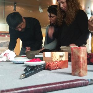 Read more about the article Workshop στο πλαίσιο της έκθεσης “Σκάλισμα βράχου βουνού Γιν”